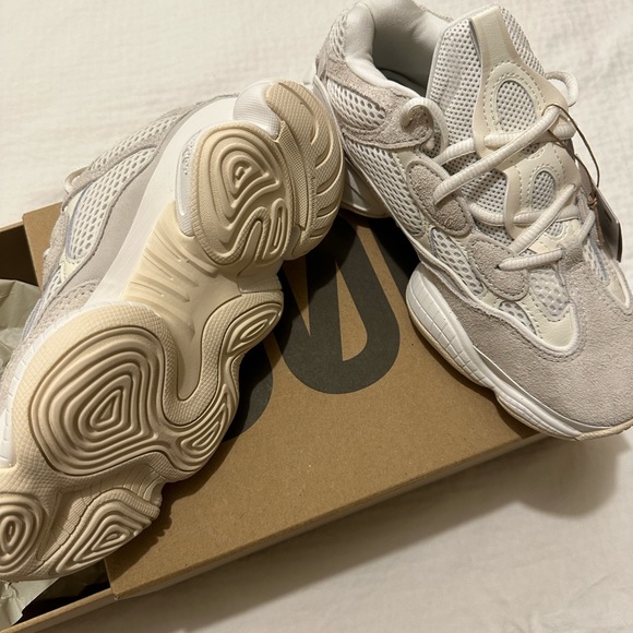 Yeezys 500 size 5 - Picture 1 of 5